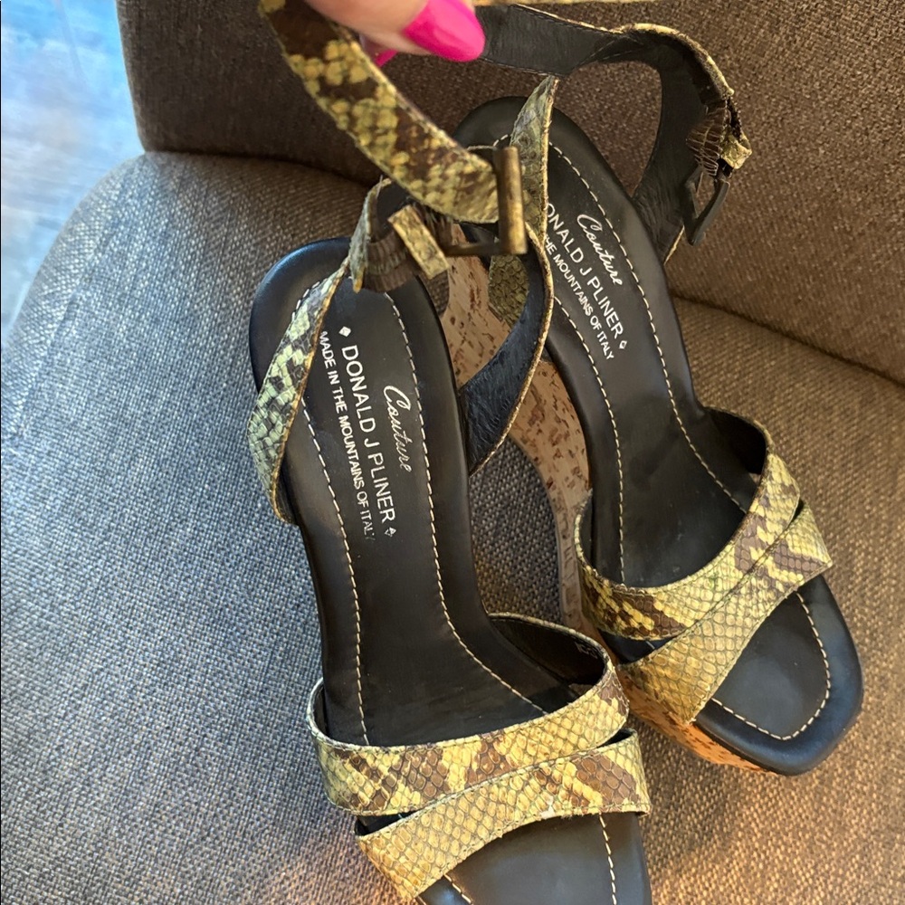 ORIGINAL VINTAGE DONALD J PLINER Green & Brn Snakeskin Anklestrap Cork Platform
